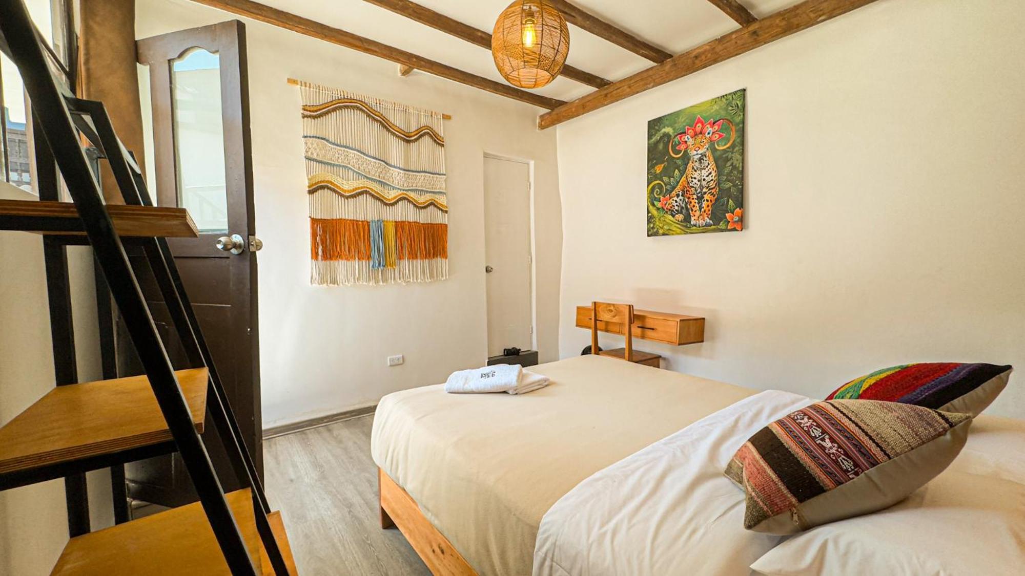 Black Llama Hostel กุสโก ภายนอก รูปภาพ