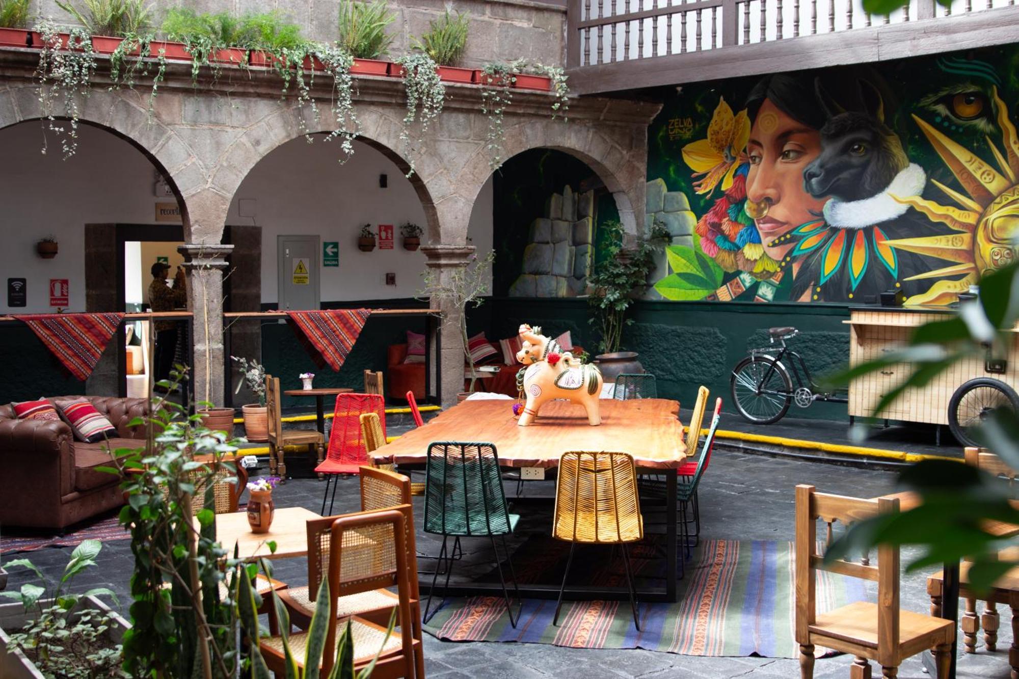 Black Llama Hostel กุสโก ภายนอก รูปภาพ