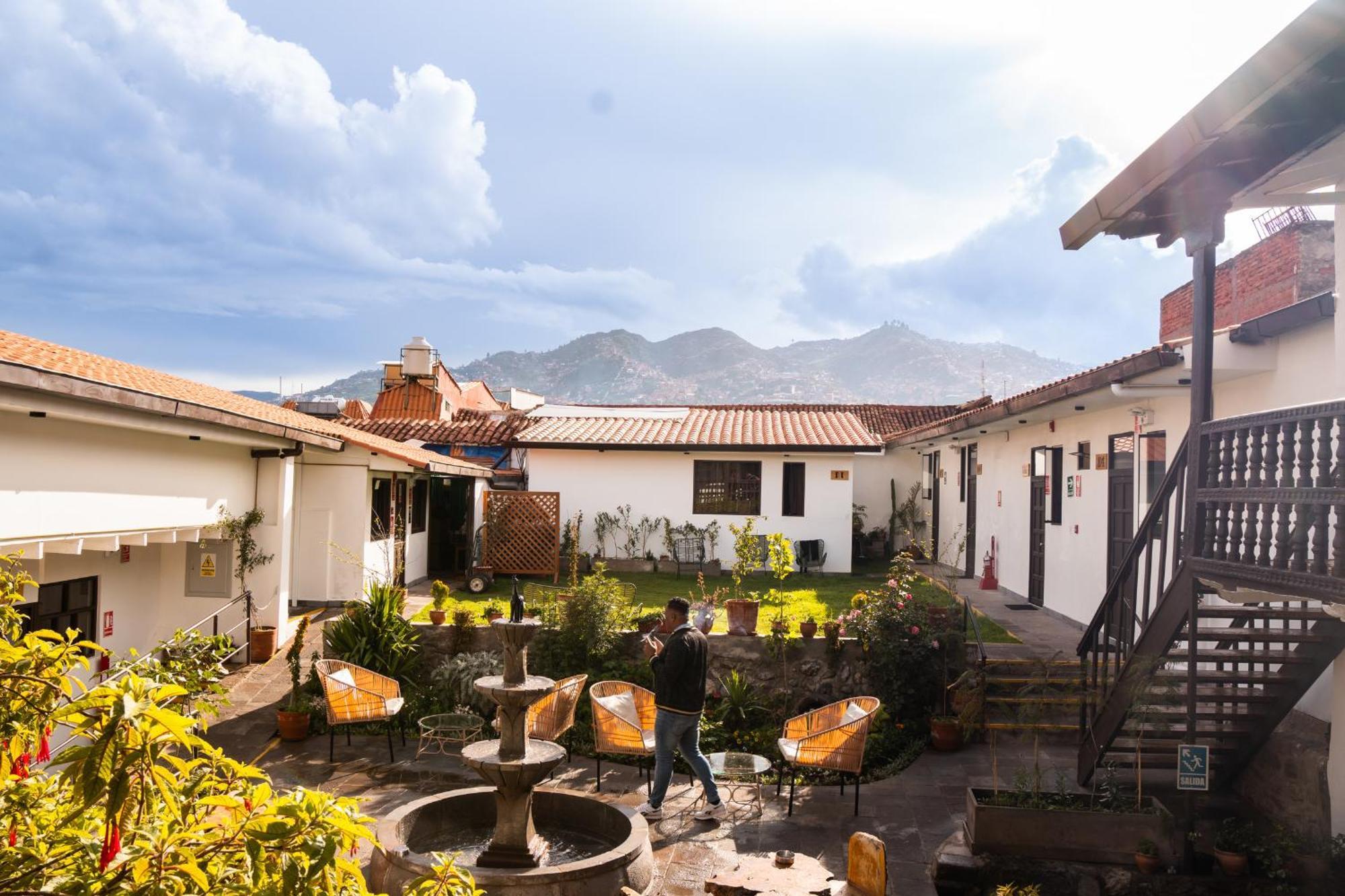 Black Llama Hostel กุสโก ภายนอก รูปภาพ