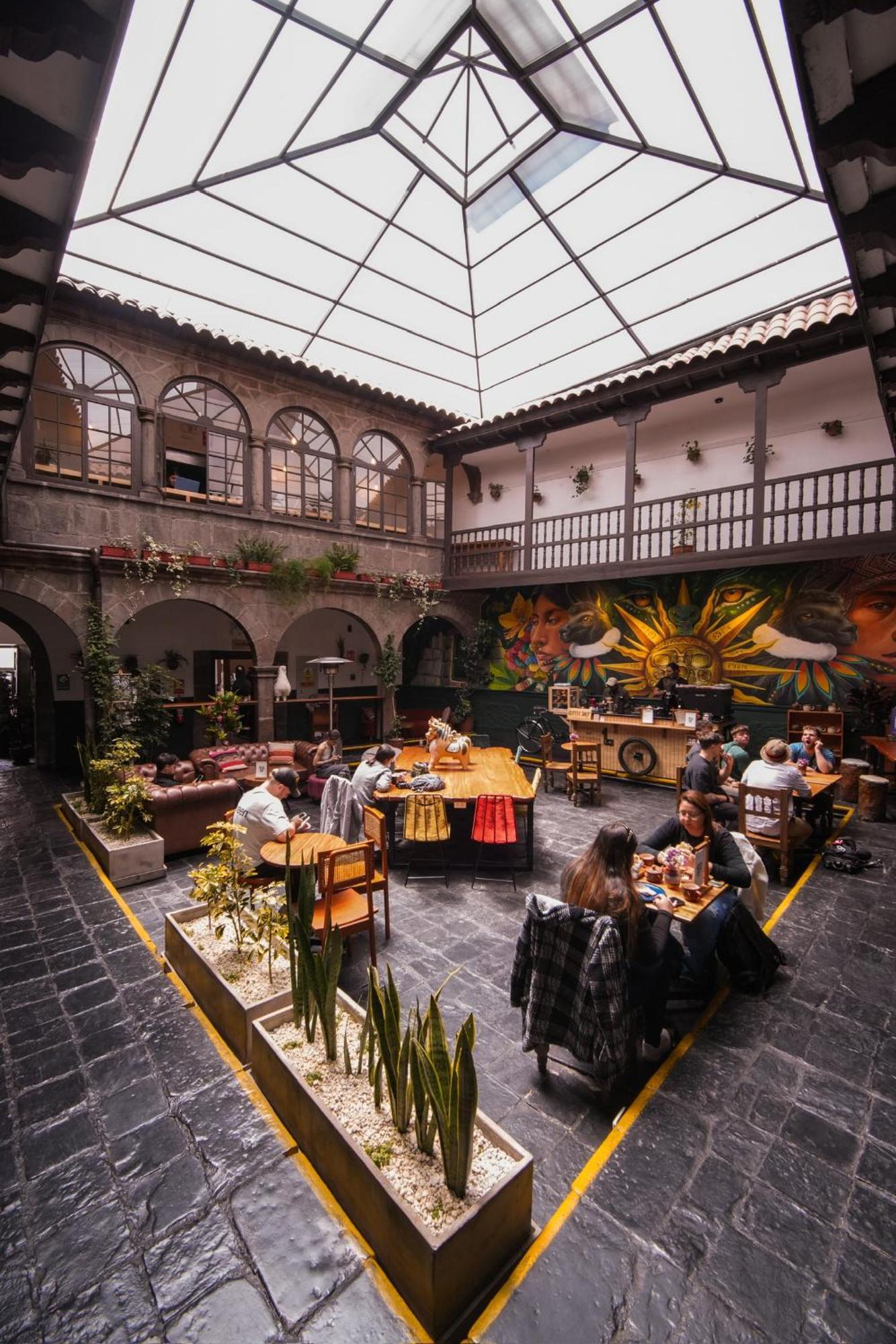 Black Llama Hostel กุสโก ภายนอก รูปภาพ